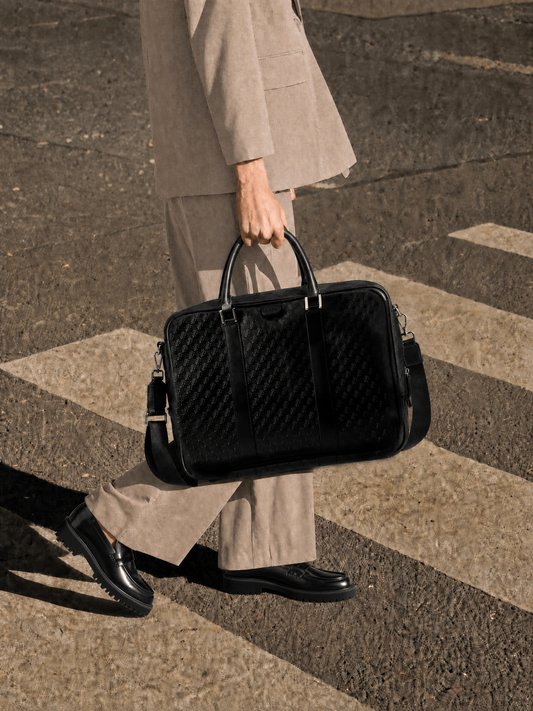 Étui d'ordinateur portable en cuir Pinnacle Monogram - Noir